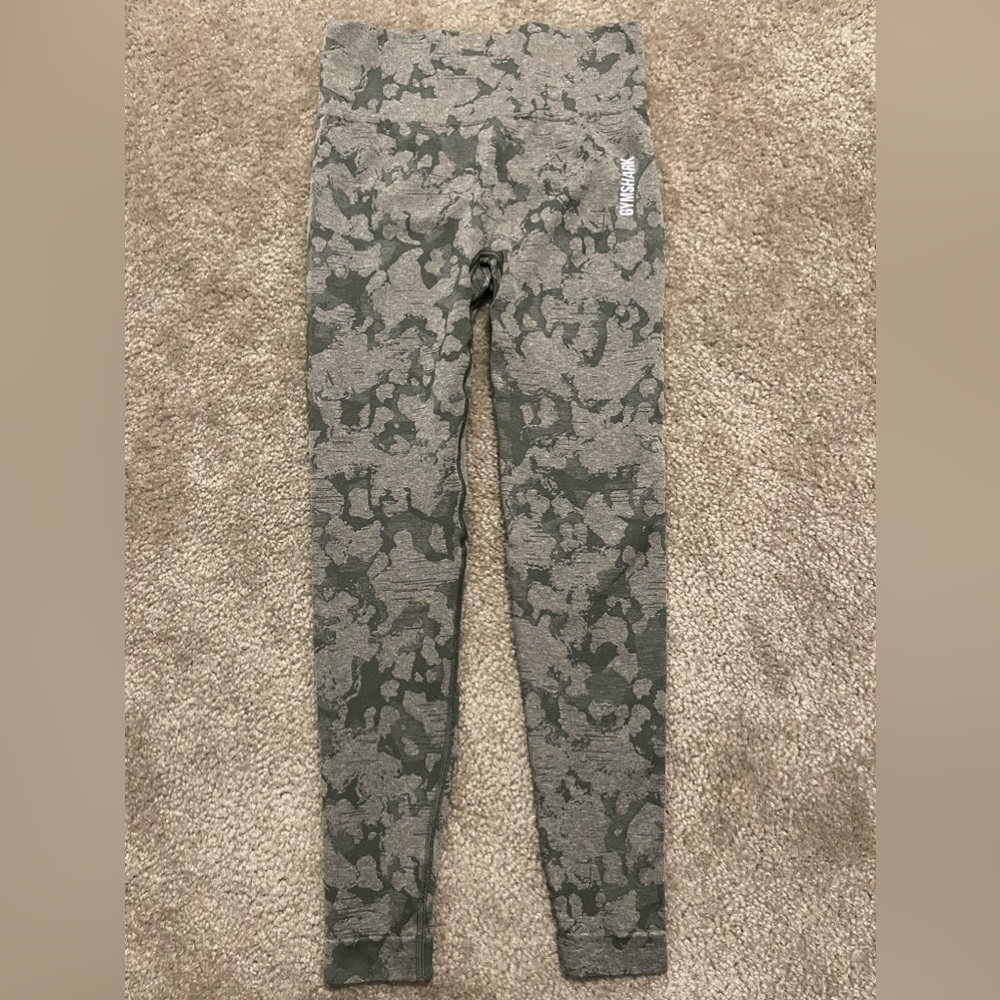 Women’s Gymshark Adapt Seamless Butt Scrunch Leggings Green Camo Size S Small
